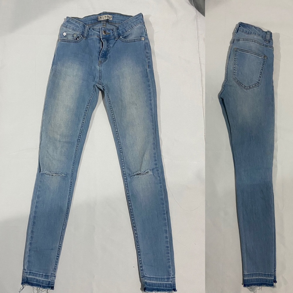Ripped Knee with Raw Hem High Waisted Skinny Jeans